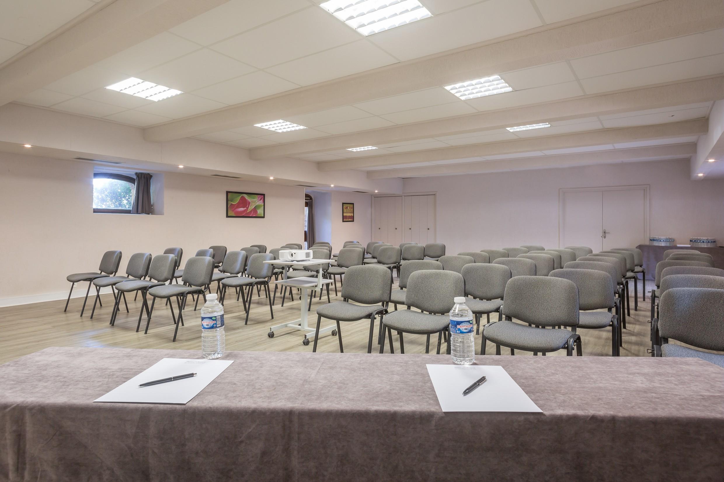 Sowell Hotels Ardeche Grospierres Exterior foto